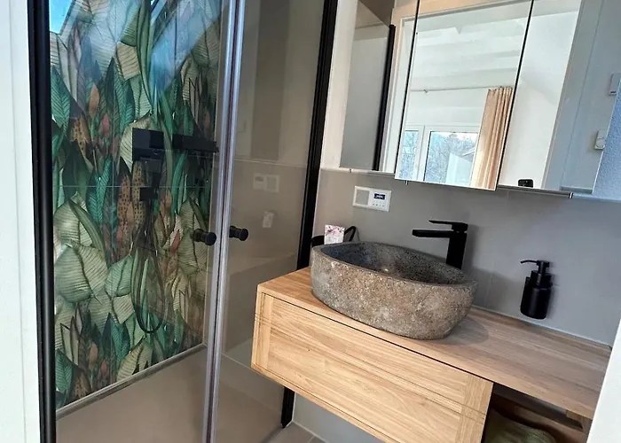 Neubau Mit 2 Terrassen